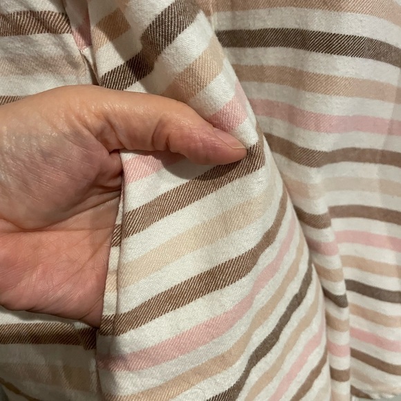 Land’s End Striped Shacket with Pockets. Size M - Picture 5 of 7